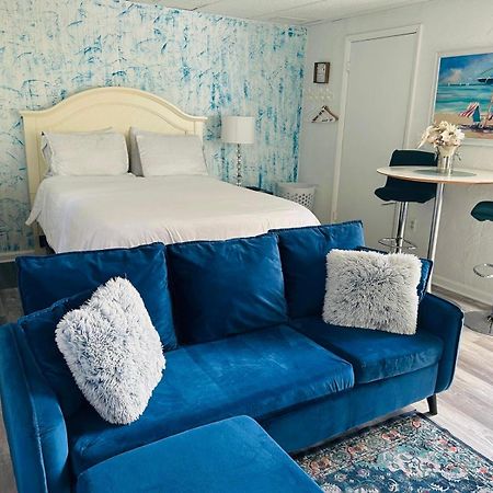 Cozy Studio Only 10 Minutes By Car Of Siesta Key ساراسوتا المظهر الخارجي الصورة