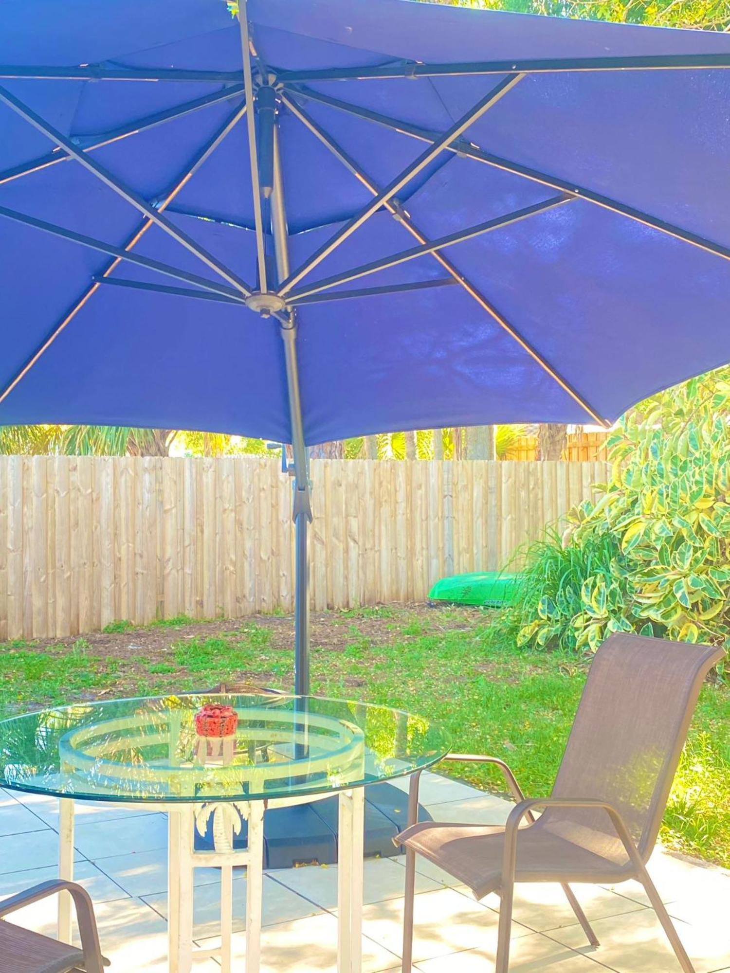 Cozy Studio Only 10 Minutes By Car Of Siesta Key ساراسوتا المظهر الخارجي الصورة