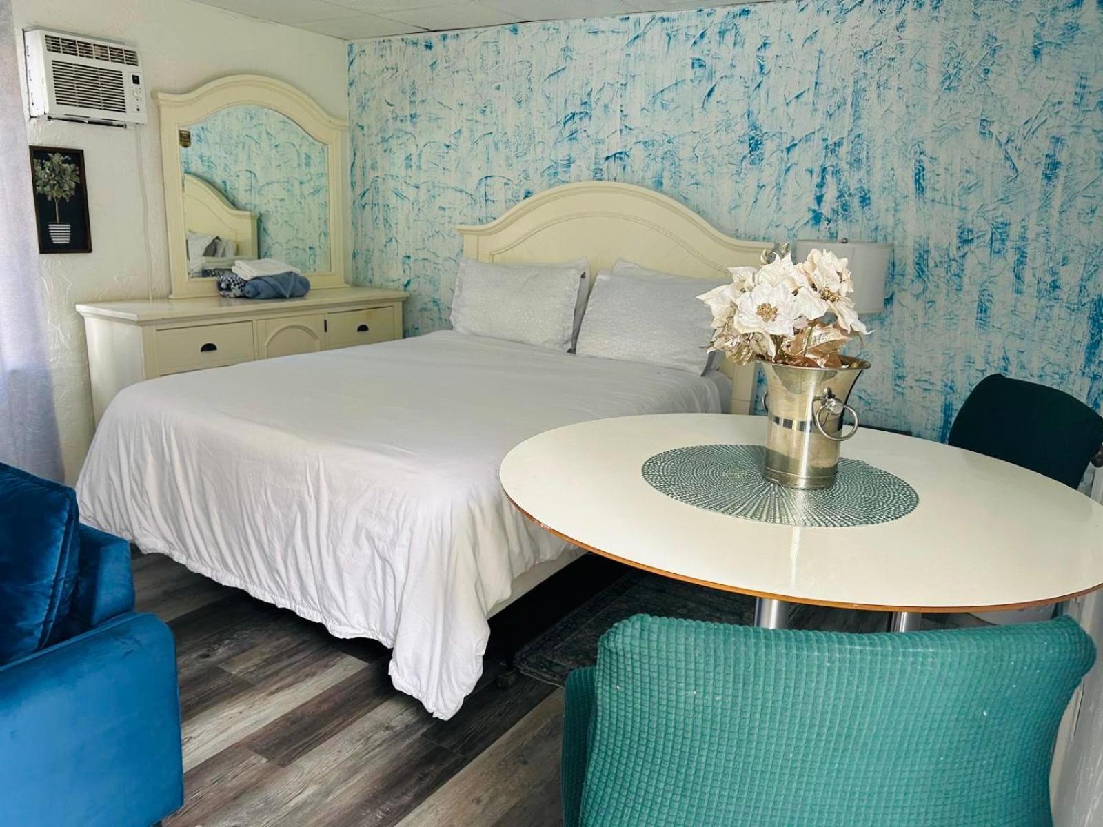 Cozy Studio Only 10 Minutes By Car Of Siesta Key ساراسوتا المظهر الخارجي الصورة